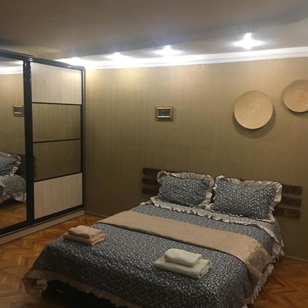Апартаменты Kvartira Na Krakivskiy 12 , 52 Киев Экстерьер фото